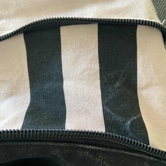 Victoria Secret | Expandable Tote Bag - Picture 8 of 9